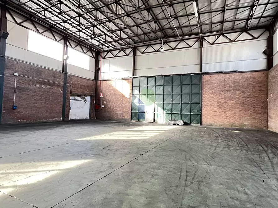 Immagine 9 di Attività artigianale in affitto  in Via Del Marzocco 40 a Livorno