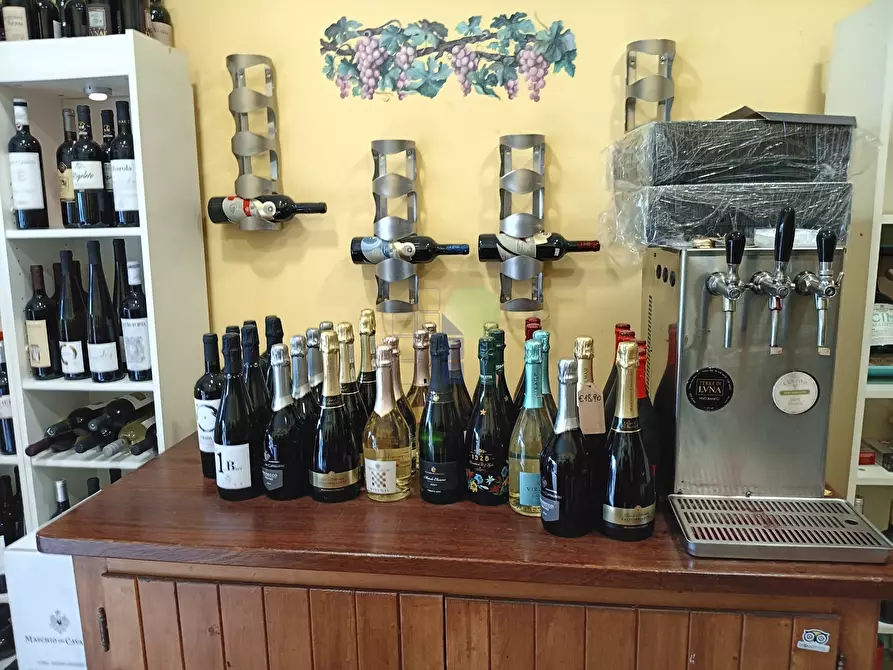 Immagine 6 di Attività commerciale in vendita  in Via Mondolfi a Livorno