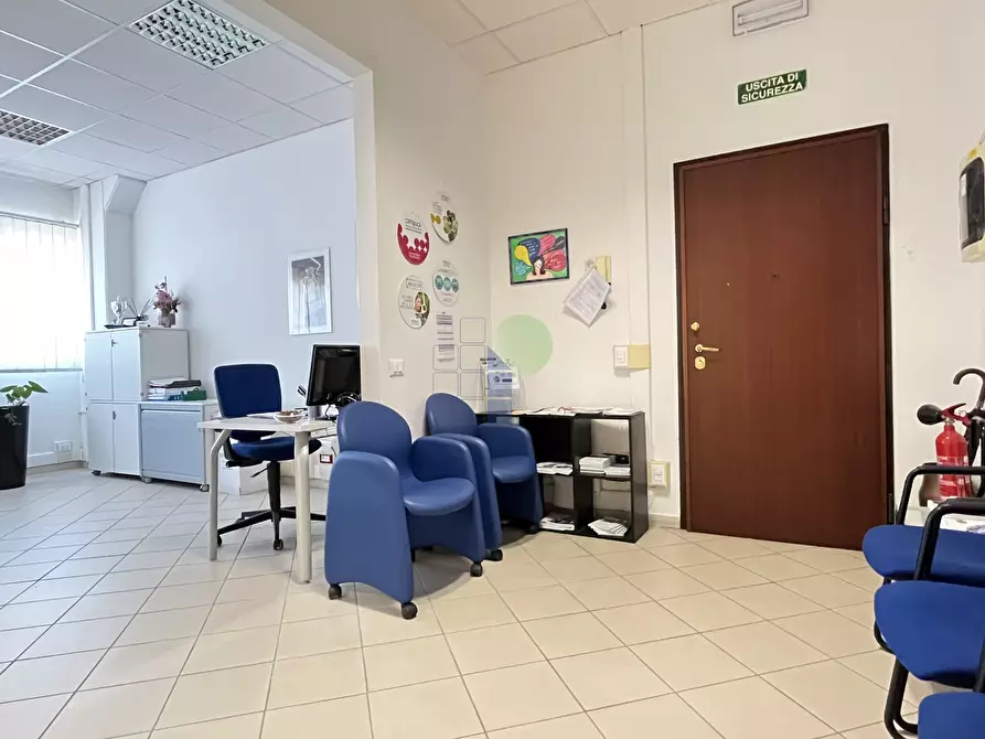 Immagine 15 di Ufficio in affitto  in Via dell' Artigianato 11 a Livorno