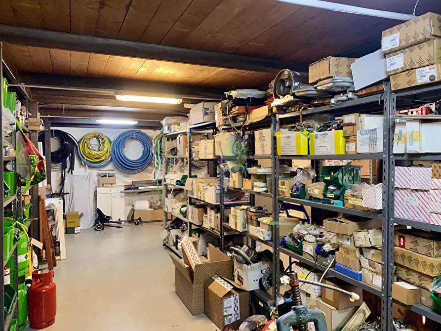 Immagine 14 di Attività artigianale in vendita  in via dei Ramai a Livorno