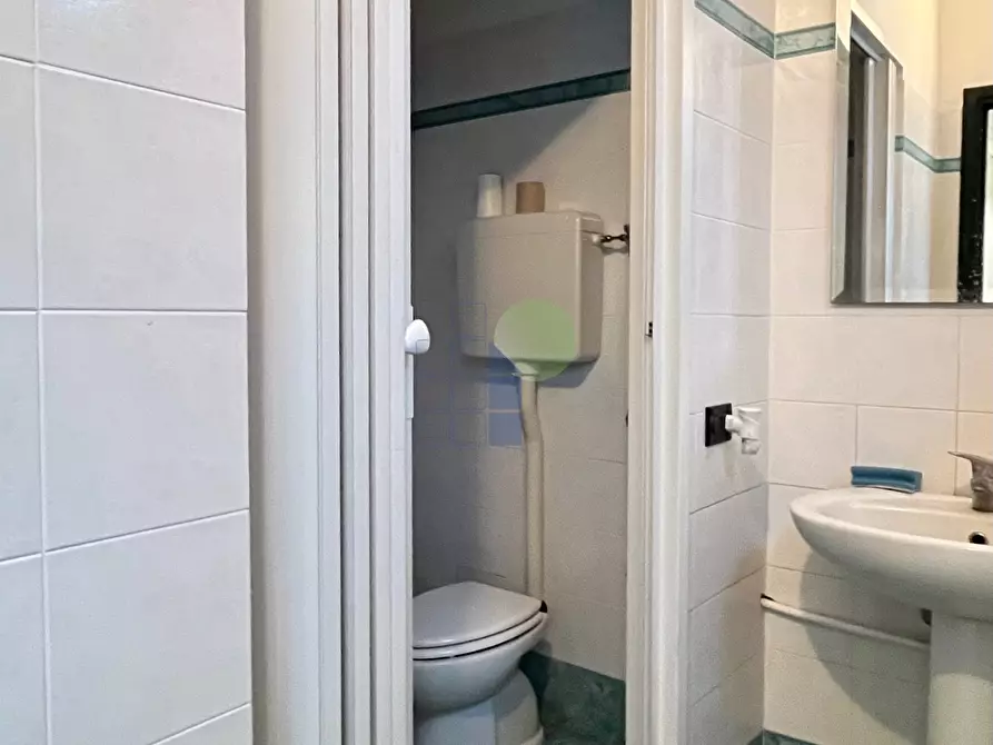 Immagine 3 di Attività artigianale in affitto  in Via Provinciale Pisana 111 a Livorno