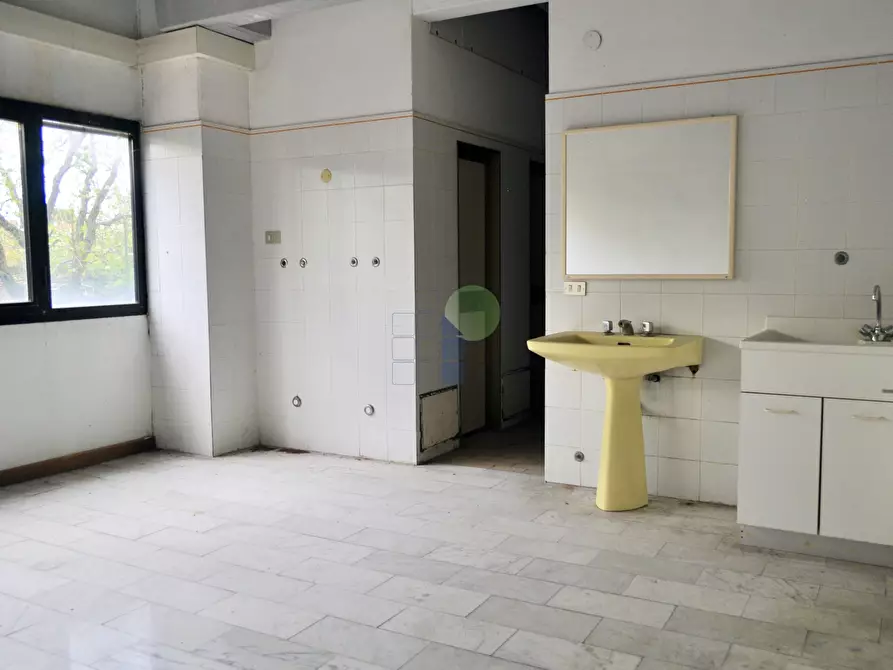 Immagine 24 di Attività artigianale in vendita  in Via della Padula 11 a Livorno