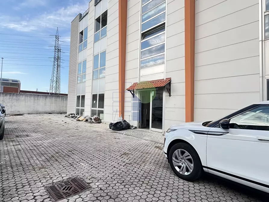 Immagine 1 di Ufficio in affitto  in Via delle Cateratte 105 a Livorno