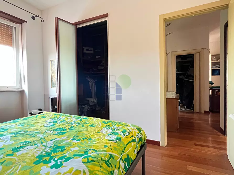 Immagine 14 di Quadrilocale in vendita  in Piazza Due Giugno 35 a Livorno