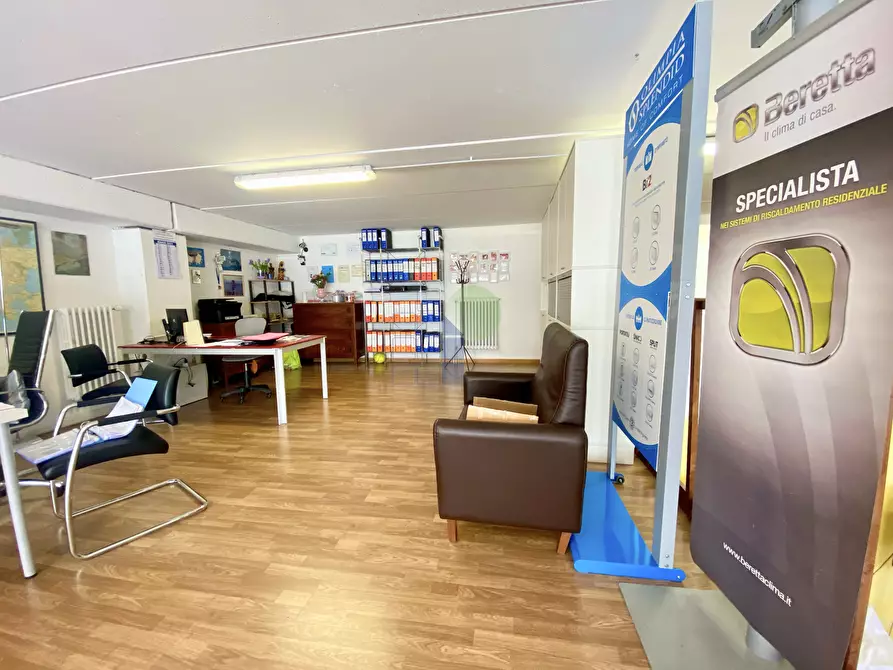 Immagine 4 di Attività artigianale in vendita  in via dei Ramai a Livorno