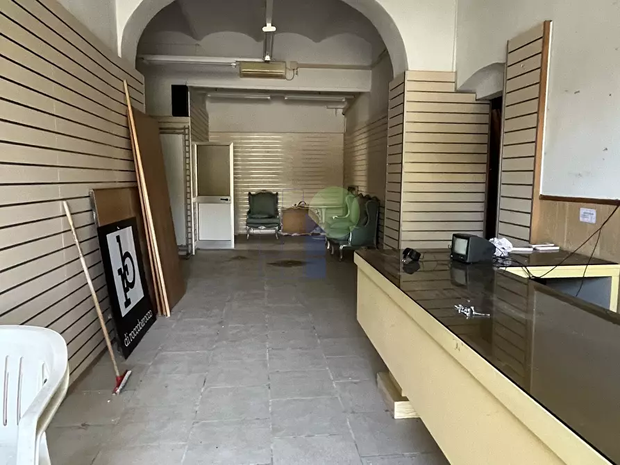 Immagine 4 di Locale commerciale in affitto  in Via di Montenero a Livorno