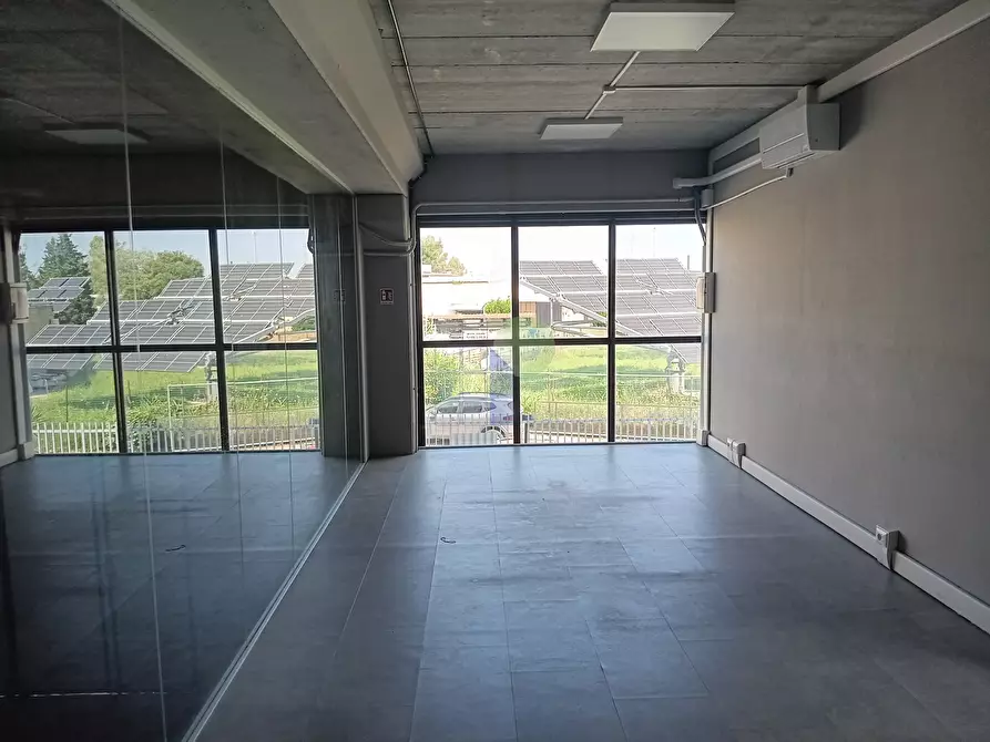 Immagine 20 di Attività artigianale in affitto  in Via Dell'Artigianato 43 a Livorno