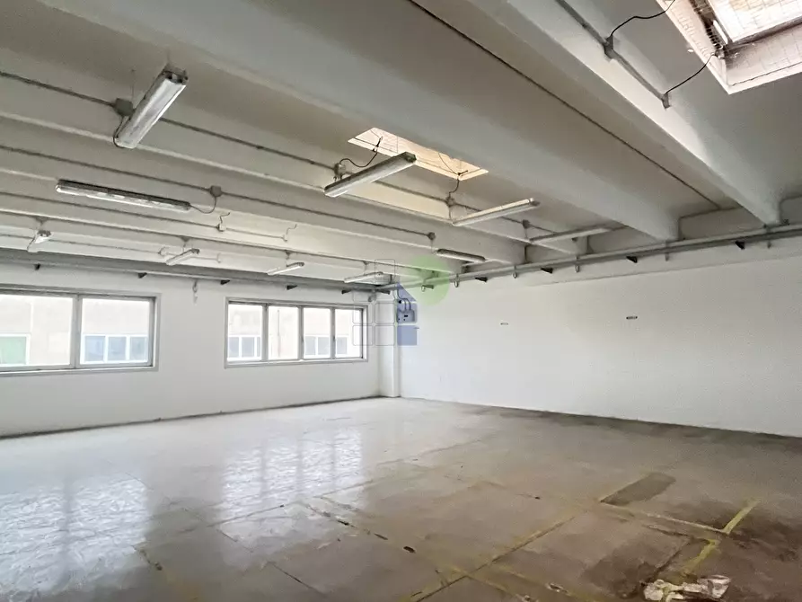 Immagine 19 di Attività artigianale in affitto  in Via Cimarosa 111 a Livorno