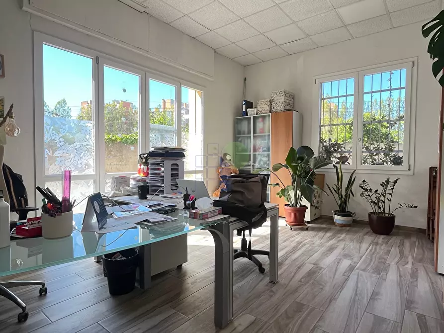 Immagine 54 di Attività artigianale in vendita  in Via Grotta delle Fate 89 a Livorno