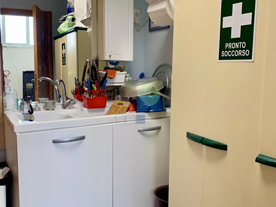 Immagine 15 di Attività artigianale in vendita  in via dei Ramai a Livorno