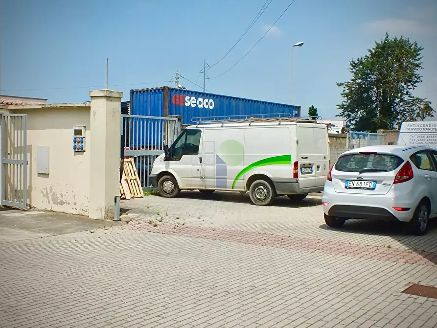 Immagine 7 di Attività artigianale in vendita  in Via Guarini a Livorno