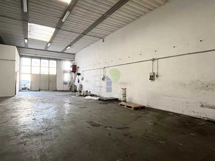 Immagine 18 di Capannone industriale in affitto  in Via Razzaguta 32 a Livorno