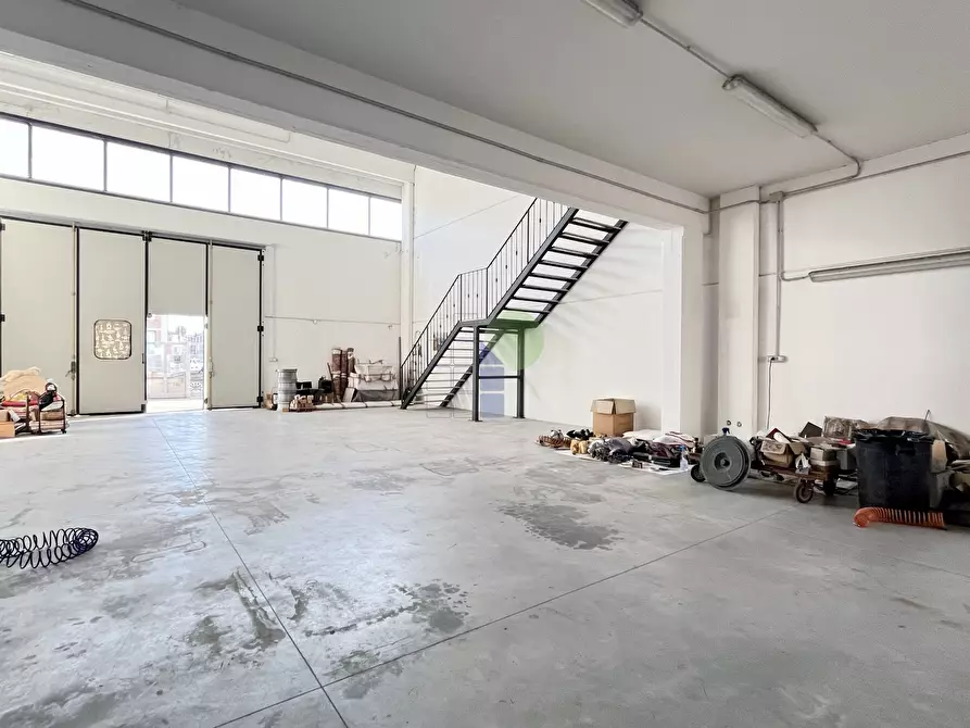 Immagine 5 di Capannone industriale in affitto  in Via Pera 33 a Livorno