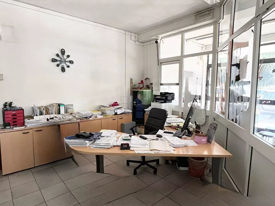 Immagine 3 di Capannone industriale in vendita  in Via Uberto Mondolfi 122 a Livorno