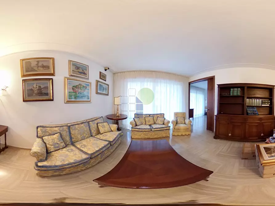 Immagine 3 di Pentalocale in vendita  in Via Calzabigi 110 a Livorno