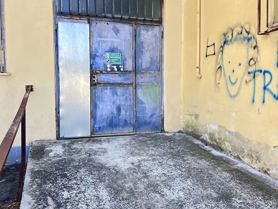 Immagine 38 di Attività artigianale in vendita  in Via Grotta delle Fate 89 a Livorno