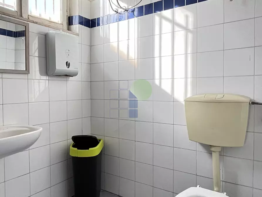 Immagine 5 di Attività artigianale in affitto  in Via Del Marzocco 40 a Livorno