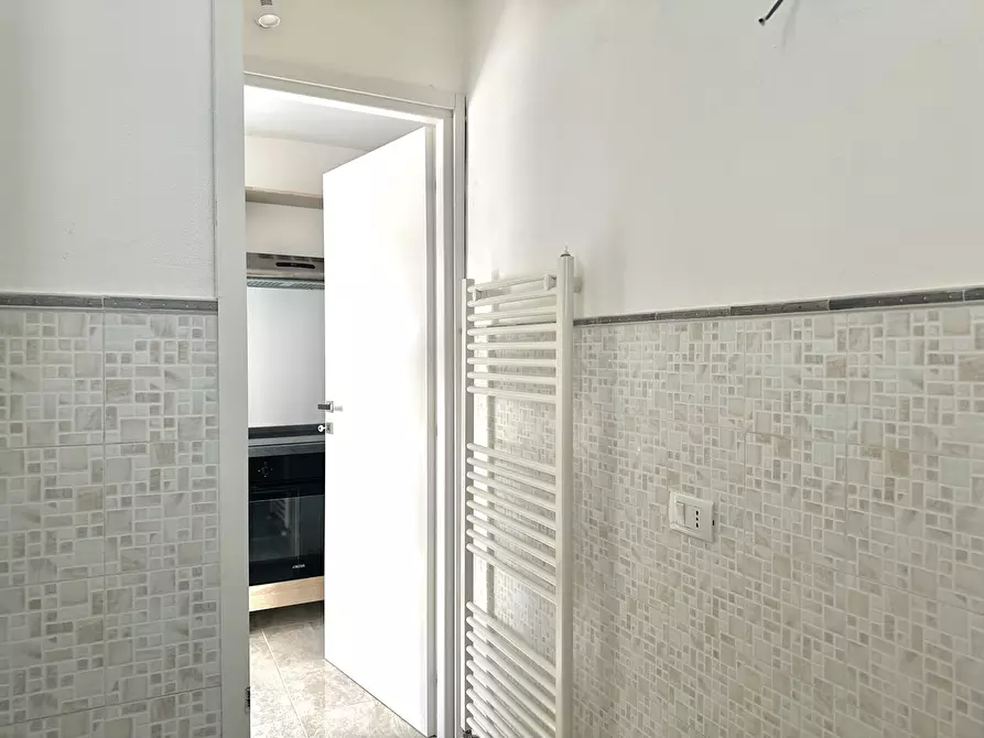 Immagine 14 di Bilocale in vendita  in Via Crosa 1 a Arona