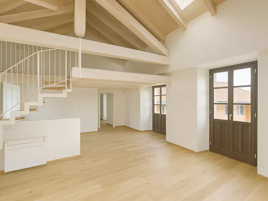 Immagine 3 di Quadrilocale in vendita  in Via Mazzini 1 a Meina