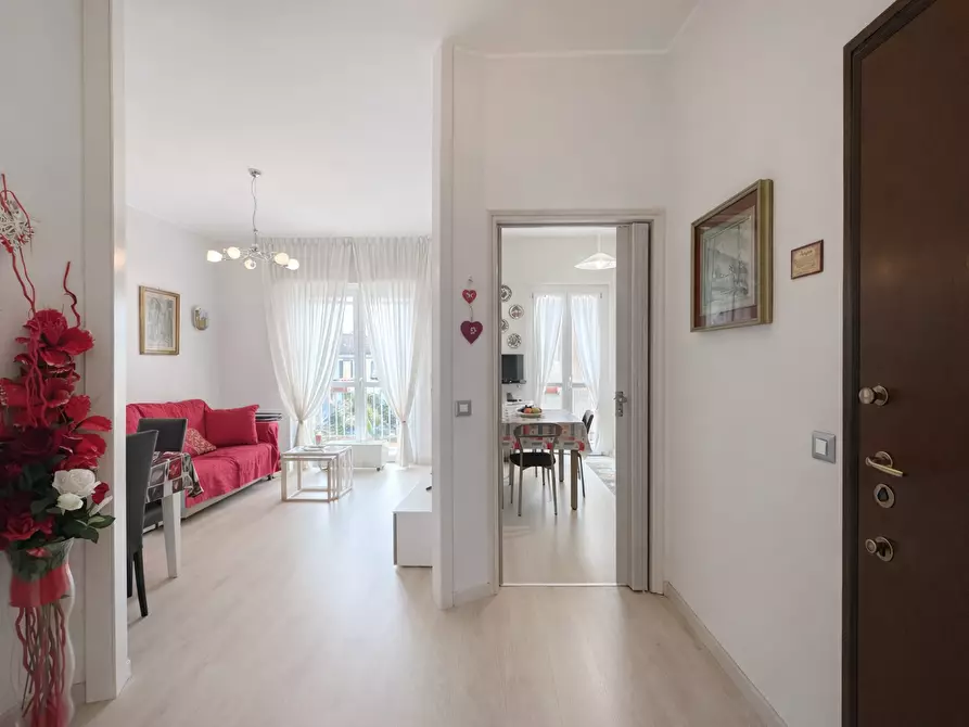 Immagine 7 di Bilocale in affitto  a Arona