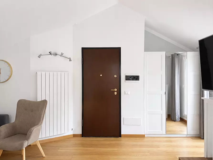 Immagine 3 di Bilocale in affitto  in Via alla Rocca 1 a Arona