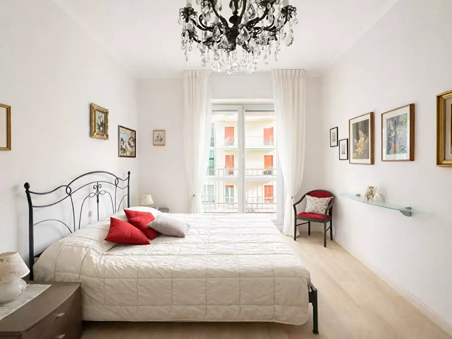 Immagine 14 di Bilocale in affitto  a Arona