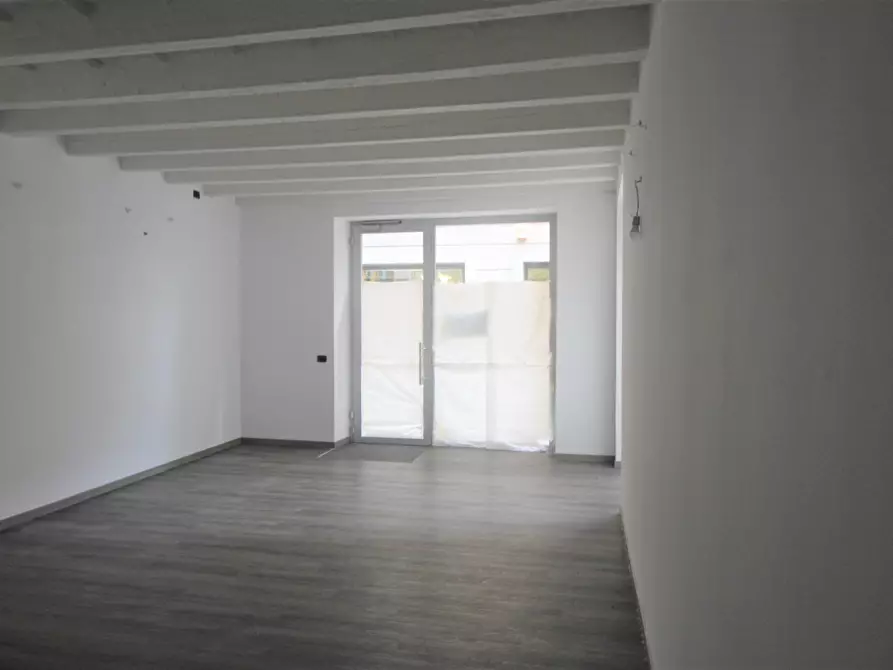 Immagine 10 di Capannone industriale in affitto  in Viale Marconi 1 a Arona