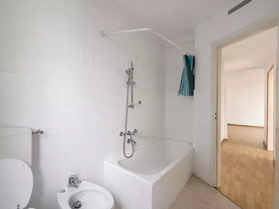 Immagine 18 di Trilocale in affitto  in Via Cristoforo Colombo 1 a Dormelletto