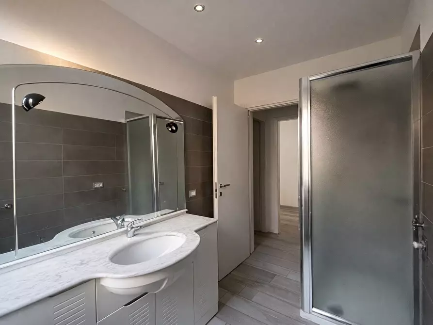 Immagine 6 di Trilocale in affitto  in via san luigi 99 a Arona