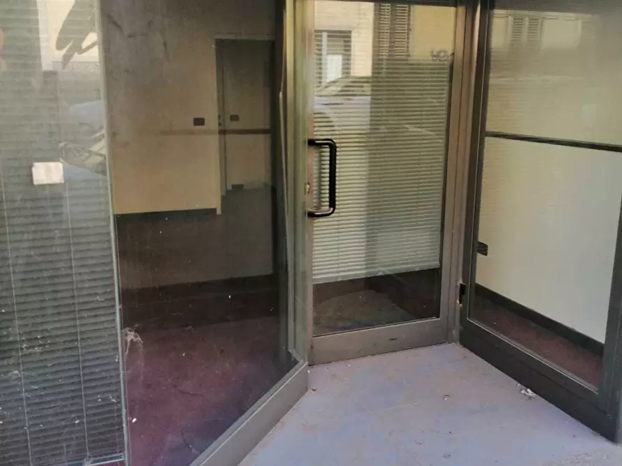 Immagine 6 di Locale commerciale in vendita  in Via delle Panche a Firenze