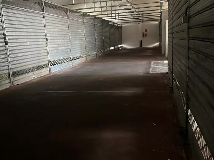 Immagine 4 di Garage in vendita  in Via di Santo Stefano in Pane a Firenze