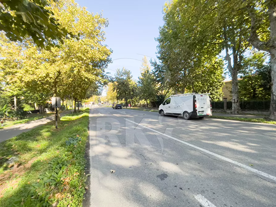 Immagine 18 di Locale commerciale in vendita  in Viale Cinque Martiri 12 a Mirandola