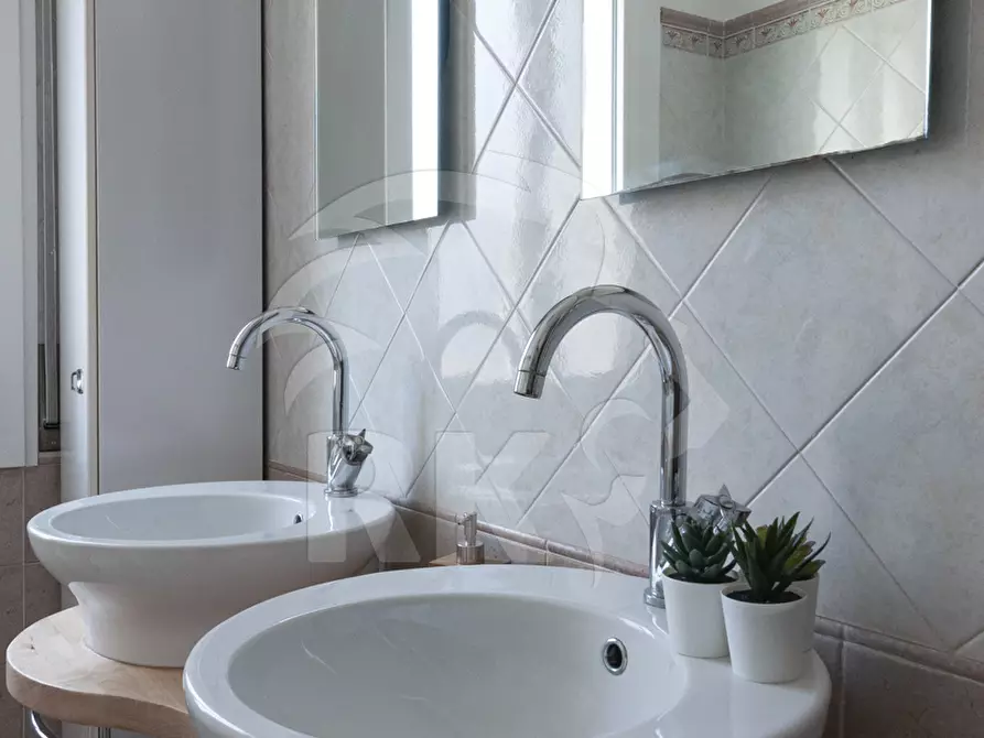 Immagine 13 di Trilocale in vendita  in Via San Mamolo 153 a Bologna