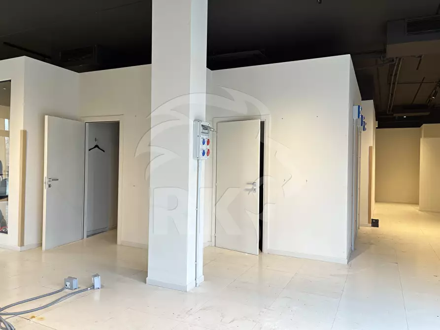 Immagine 8 di Laboratorio in affitto  a Bologna