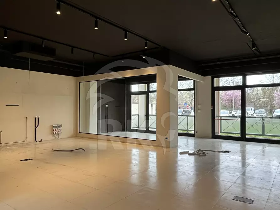 Immagine 3 di Laboratorio in affitto  a Bologna