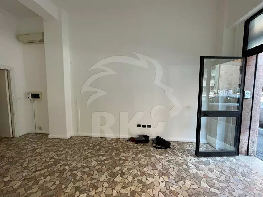 Immagine 7 di Locale commerciale in affitto  in via Milazzo a Bologna