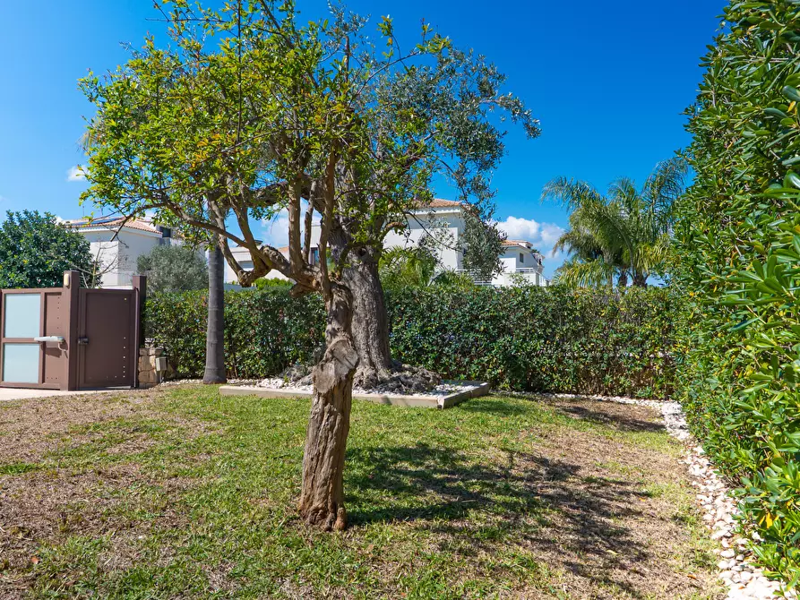 Immagine 11 di Villa in vendita  in Via dell'Airone 3 a Siracusa