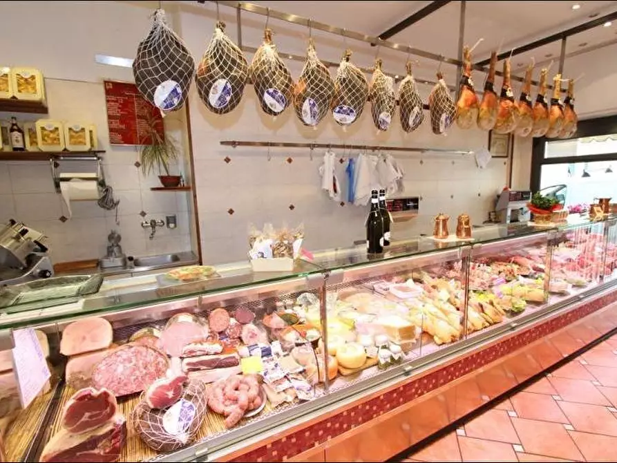 Immagine 3 di Locale commerciale in vendita  in Viale Santa Panagia a Siracusa