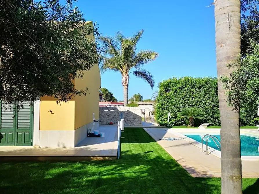 Immagine 3 di Villa in vendita  in Viale delle Rose 41 a Scicli