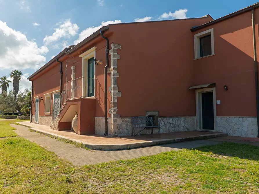 Immagine 28 di Villa in vendita  in Via Priamo 10 a Siracusa