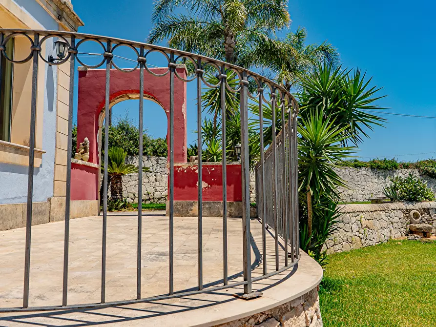 Immagine 17 di Villa in vendita  in Via Agamennone 2 a Siracusa