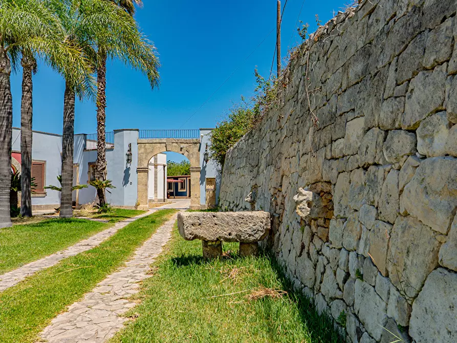 Immagine 3 di Villa in vendita  in Via Agamennone 2 a Siracusa