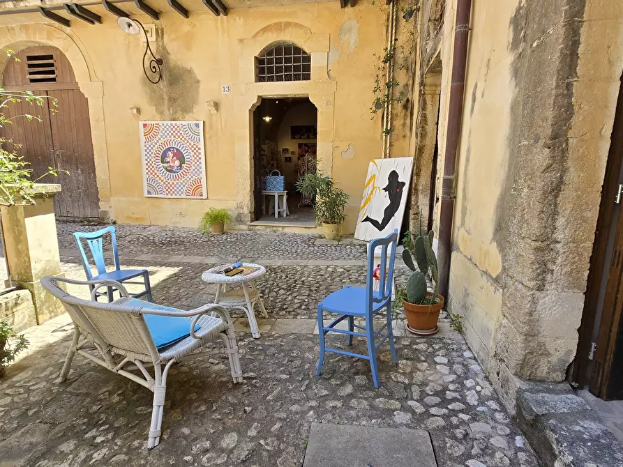 Immagine 31 di Appartamento in vendita  in Via Camillo Benso Conte di Cavour 48 a Noto