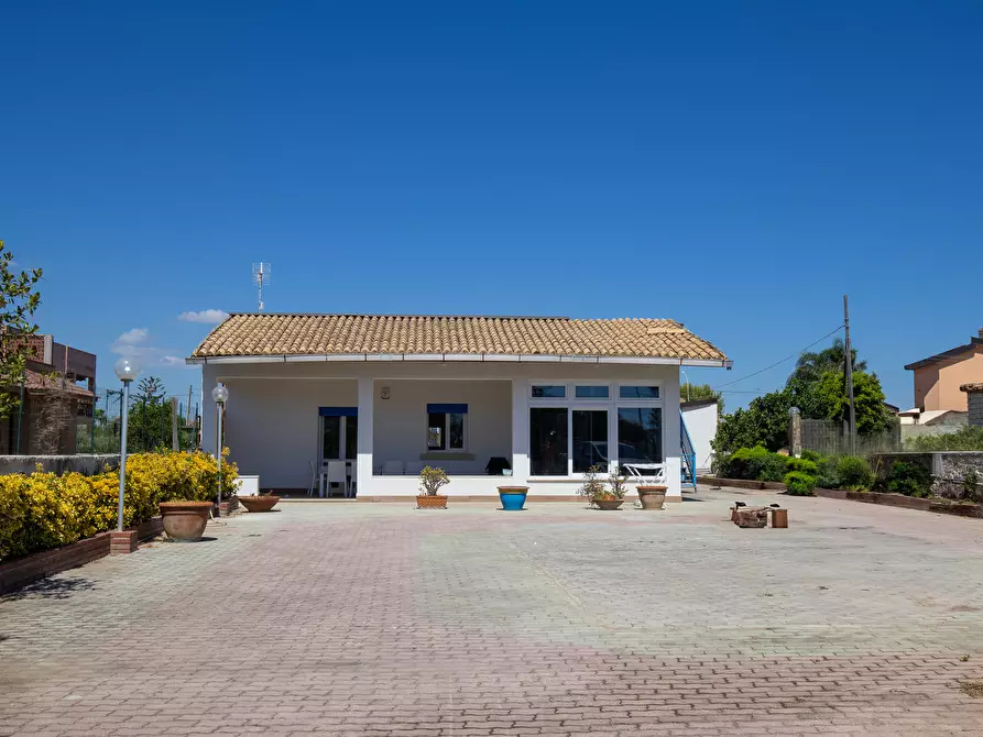 Immagine 20 di Villa in vendita  in Via Costa del Sole 37 a Siracusa