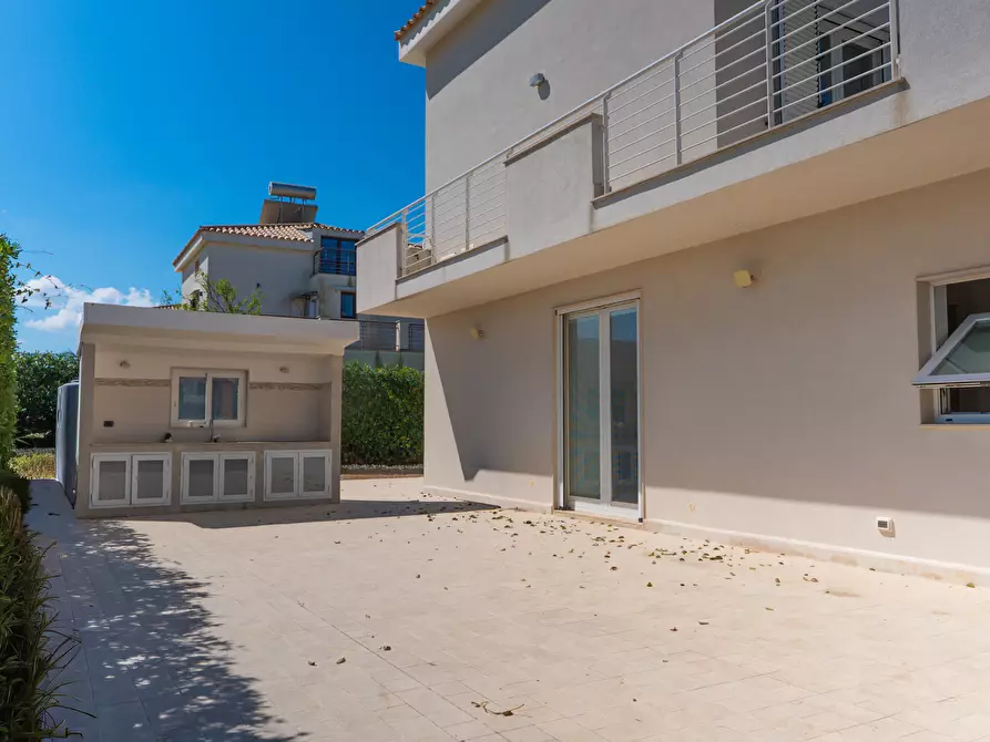 Immagine 9 di Villa in vendita  in Via dell'Airone 3 a Siracusa
