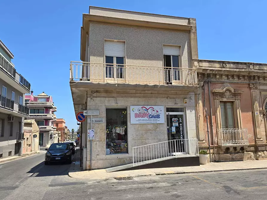 Immagine 2 di Terratetto in vendita  in Via Vittorio Emanuele III 288 a Canicattini Bagni