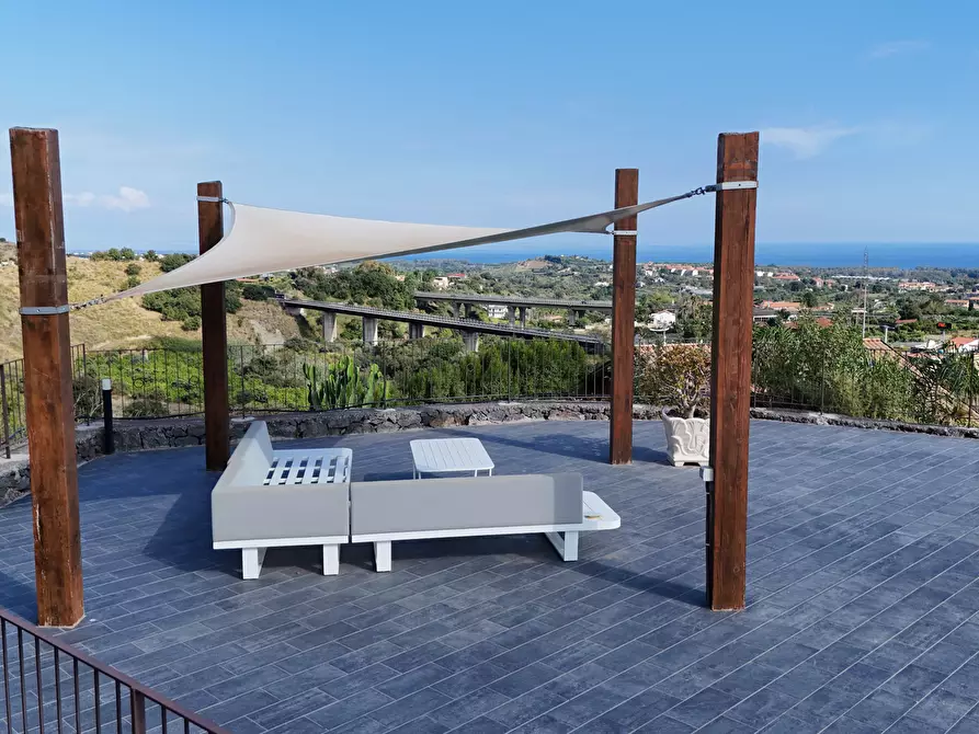 Immagine 120 di Villa in vendita  in Via Vincenzo Bellini 163 a Piedimonte Etneo