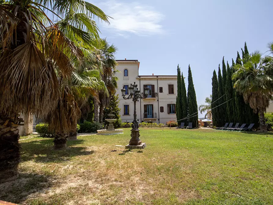 Immagine 5 di Villa in vendita  in Via pola 2 a Noto