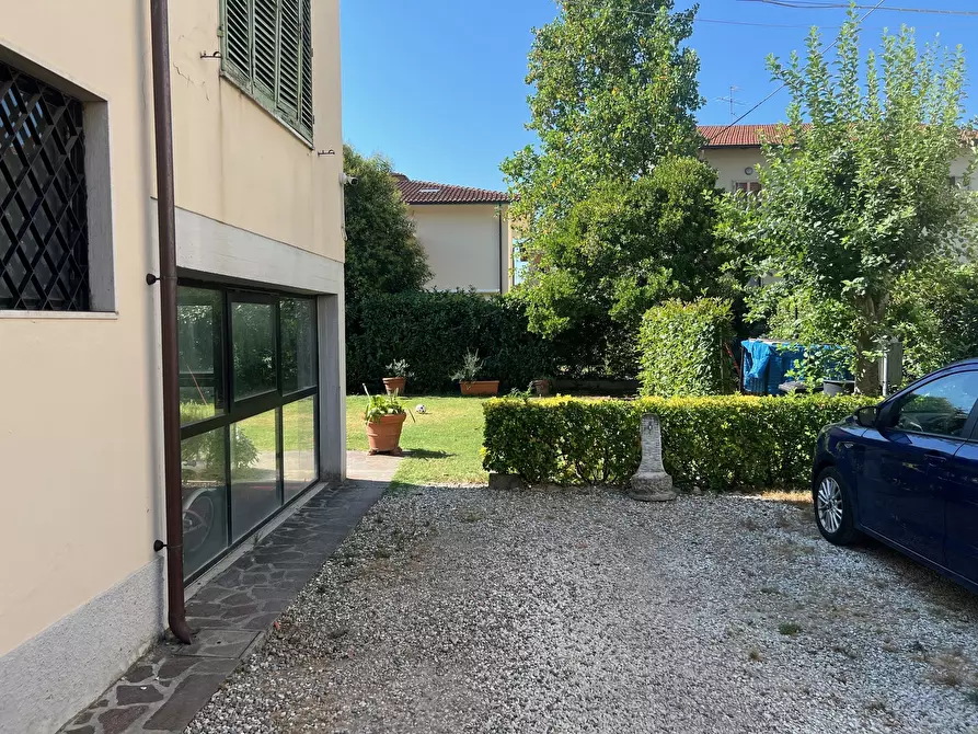 Immagine 29 di Villa in vendita  a Montemurlo