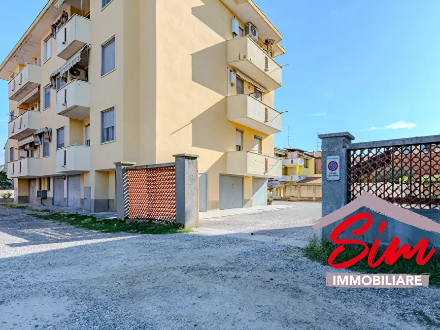 Immagine 24 di Trilocale in vendita  in Via F. Masini 42 a Romentino